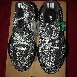 Yeezy boost 350 v2 black (reflective) size 6